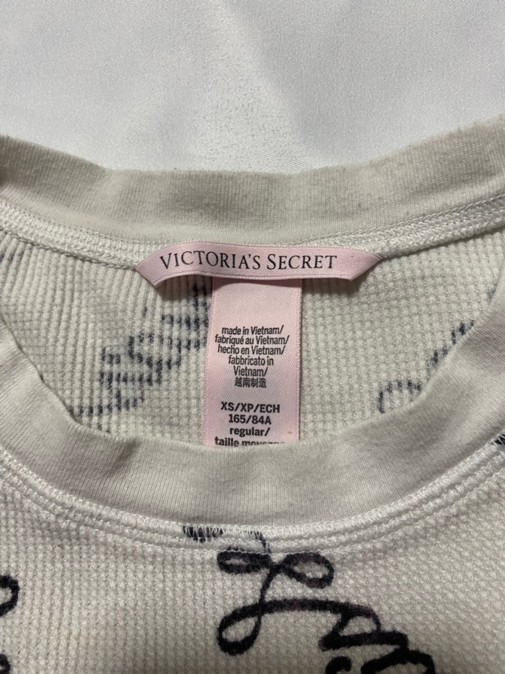 Victoria's Secret Light Gray & Black Script Girls' Thermal Pajama Set - Picture 4 of 6